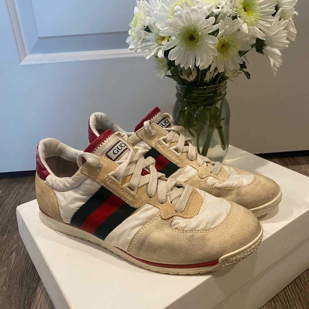 Gucci sneaker super deal!!